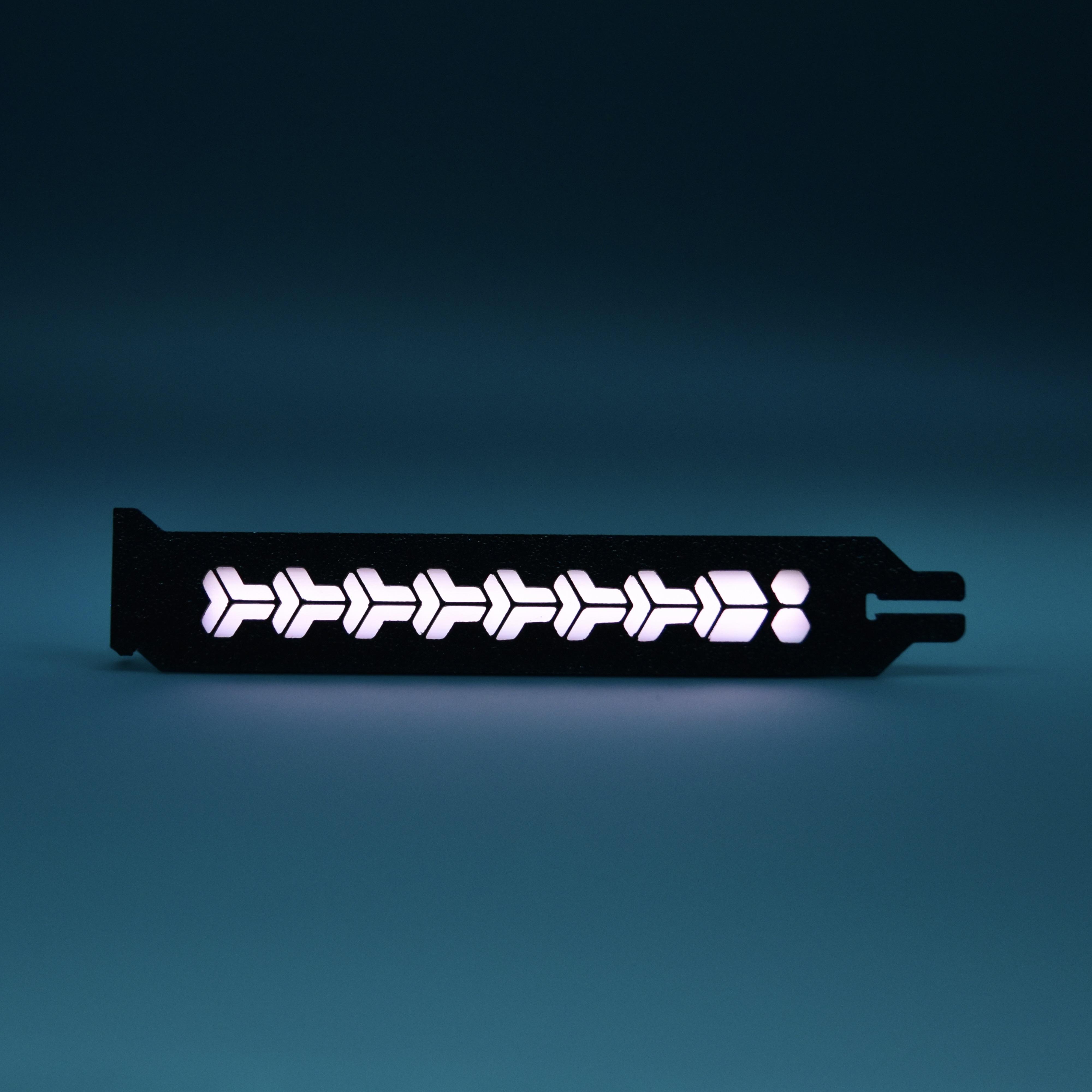 RGB Slotcover – ARGB-Beleuchtung für dein Setup.Farbe:Totem Pole Slotcover Black